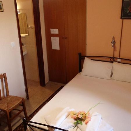 Akrotainaritis Rooms Йеролимин Екстериор снимка