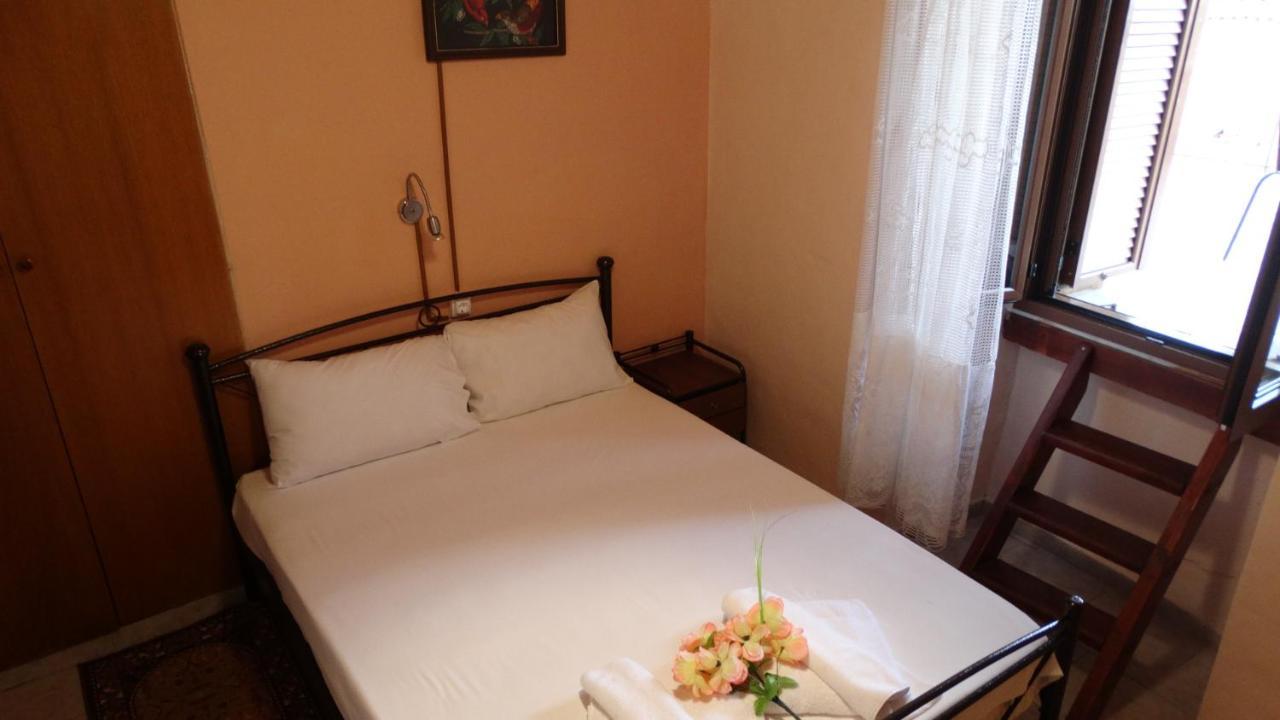 Akrotainaritis Rooms Йеролимин Екстериор снимка