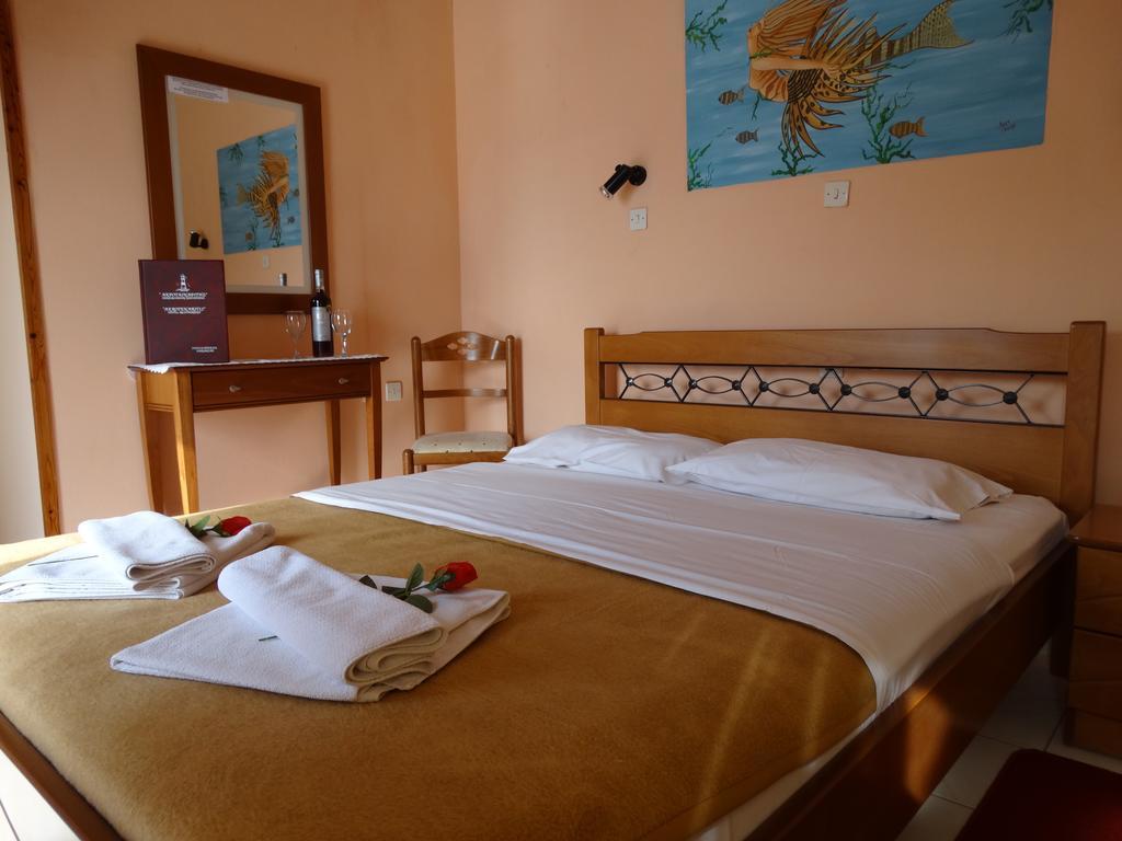 Akrotainaritis Rooms Йеролимин Стая снимка